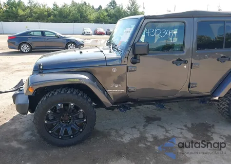 2017 Jeep Wrangler Unlimited Sahara 4X4 из США, поврежденный, VIN 1C4HJWEG6HL732149